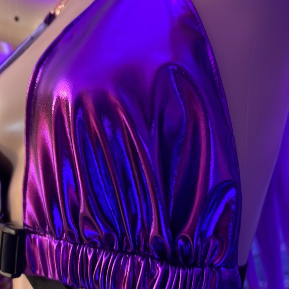 New Deep V neck Halter Top - Picture 5 of 13